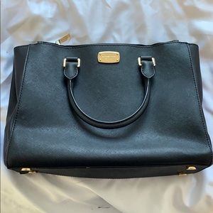 Medium Black MK Purse